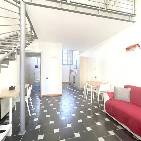 Accomodo Mil47 Monolocale Prada Διαμέρισμα